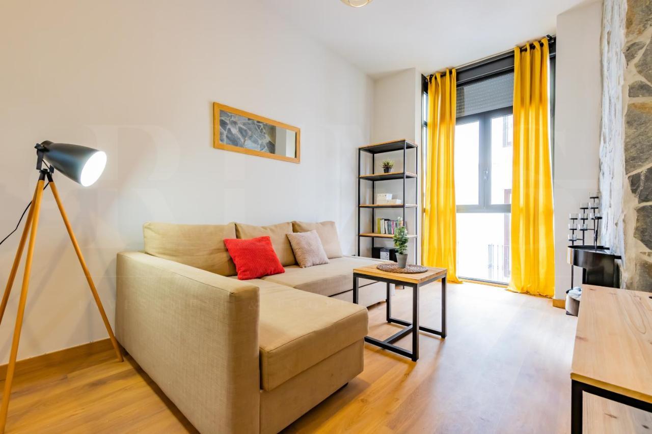 말라가 Cozy Flat With Common Pool & Parking - Center By Rems 아파트 외부 사진
