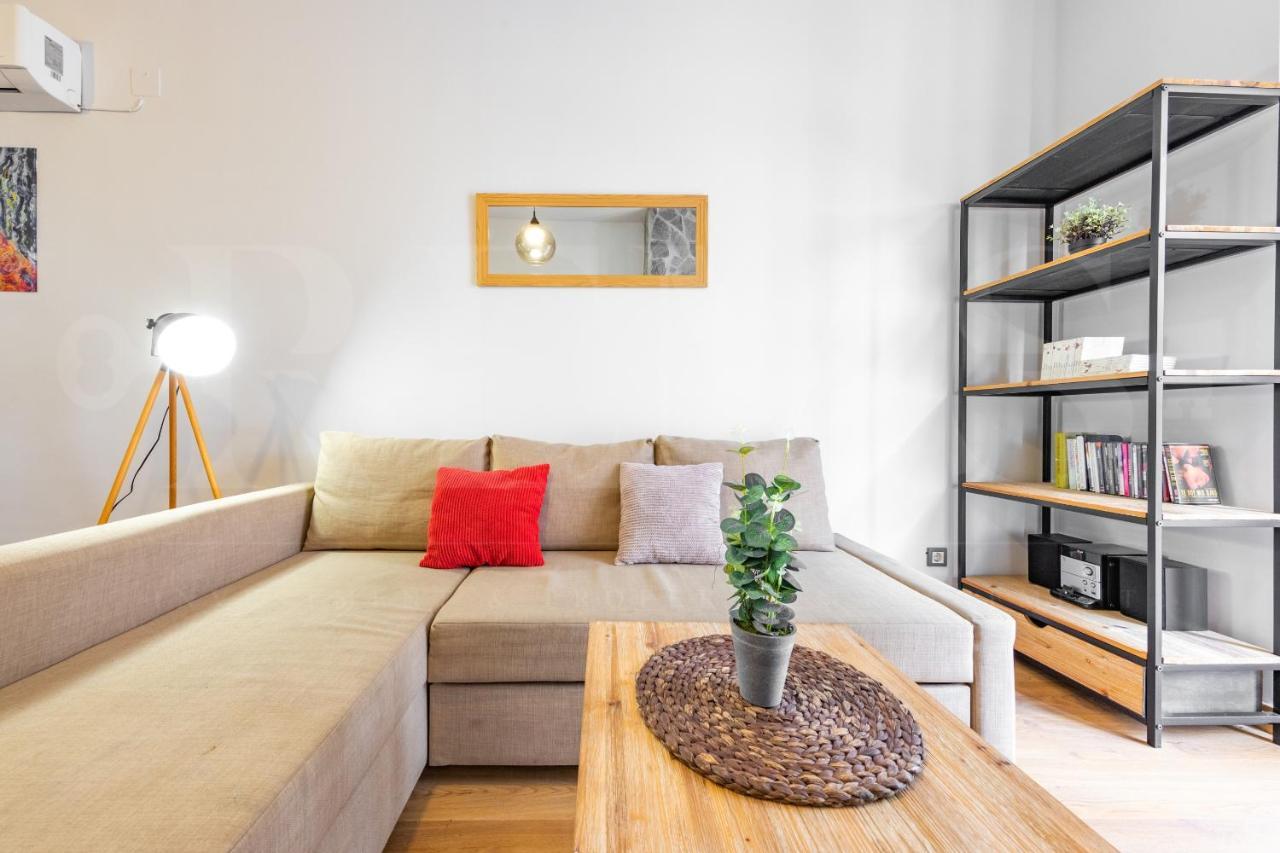 말라가 Cozy Flat With Common Pool & Parking - Center By Rems 아파트 외부 사진