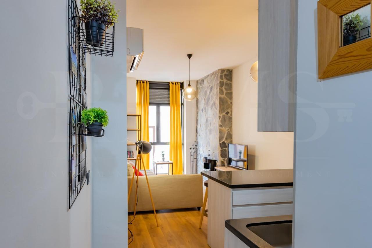 말라가 Cozy Flat With Common Pool & Parking - Center By Rems 아파트 외부 사진