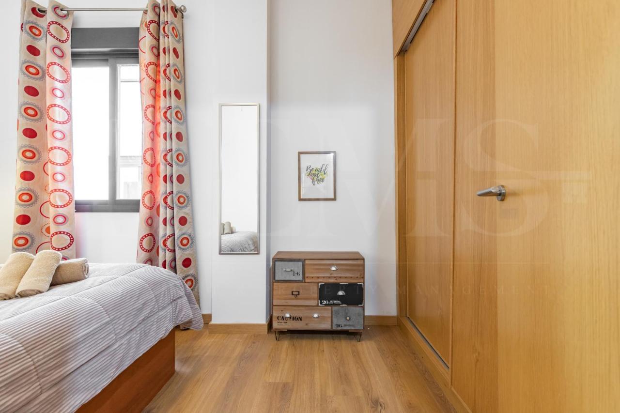 말라가 Cozy Flat With Common Pool & Parking - Center By Rems 아파트 외부 사진