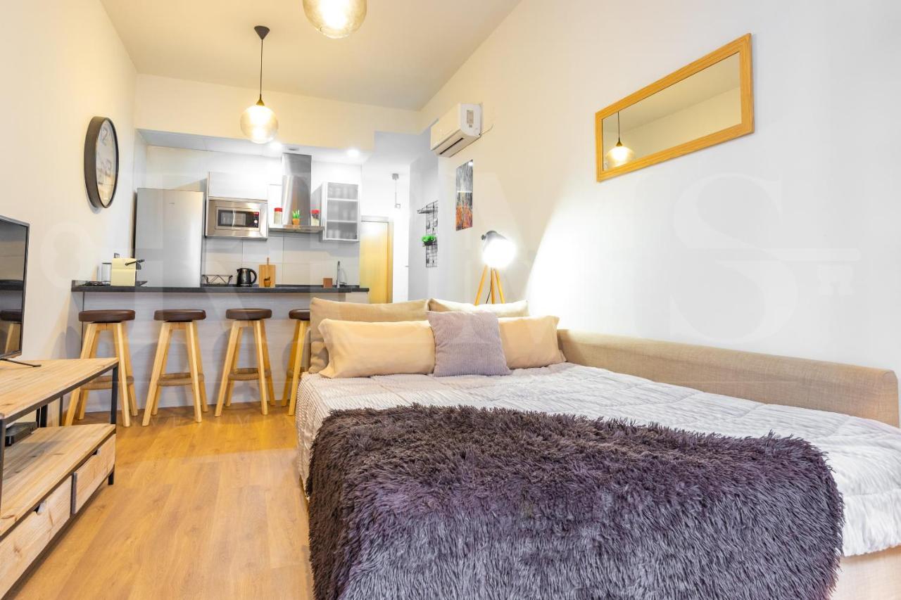 말라가 Cozy Flat With Common Pool & Parking - Center By Rems 아파트 외부 사진